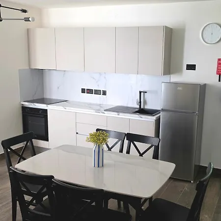 Appartamento Modern Swieqi Sleeps 6 10 Mins To Stjulians