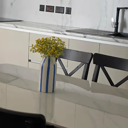Modern Swieqi Sleeps 6 10 Mins To Stjulians Appartamento Is-Swieqi