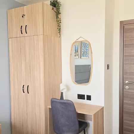 Apartman Modern Swieqi Sleeps 6 10 Mins To Stjulians Is-Swieqi